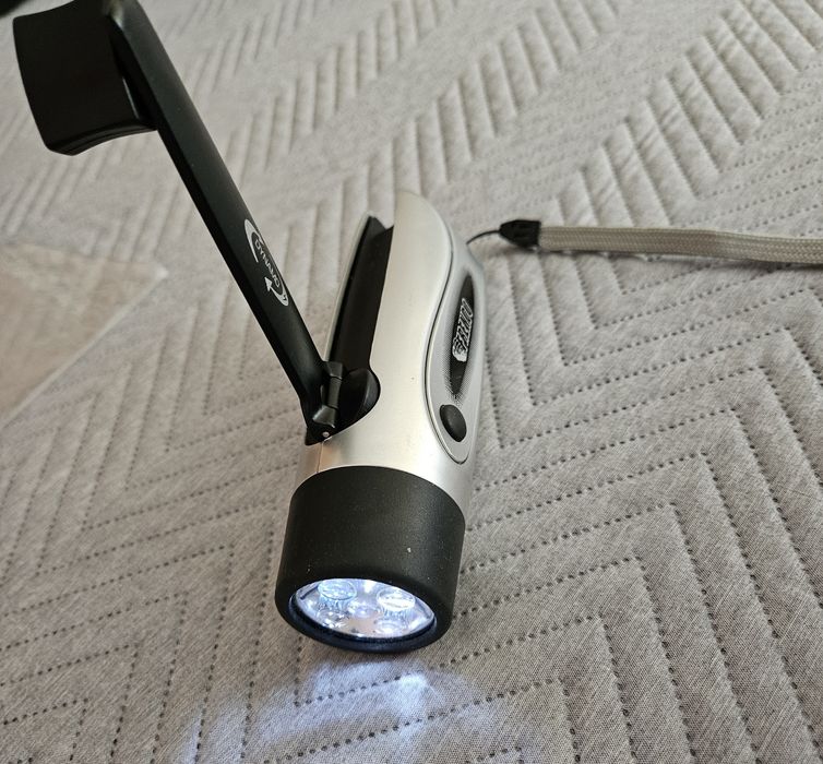 Lanterna led dínamo