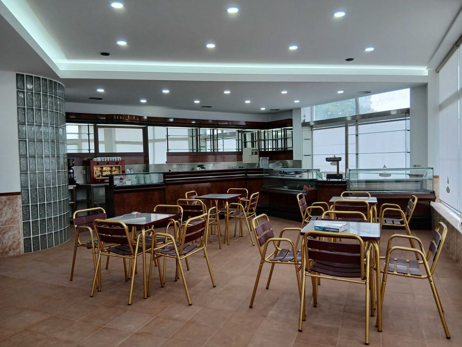 Aluga-se cafe em S.J da Madeira