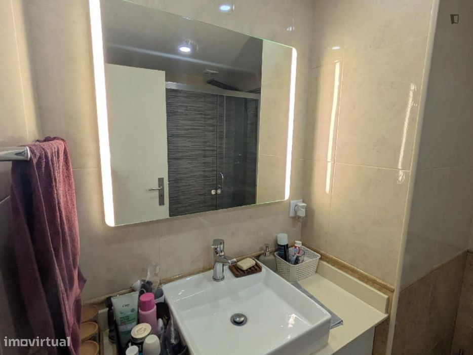 Quarto - localizado em Ramalde Porto