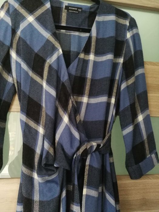 Dzianinowa sukienka w kratę r.S