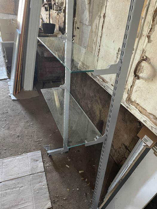 Estantes Expositoras Profissionais de Loja com Prateleiras de Vidro – Sistema Modular