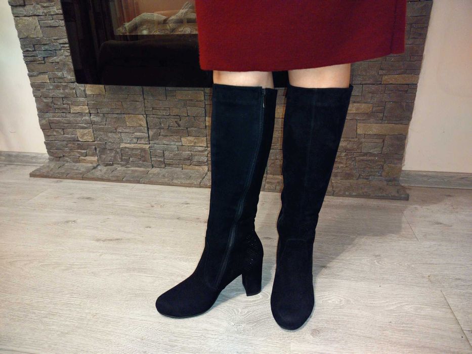 Жіночі чорні замшеві чоботи 39р.