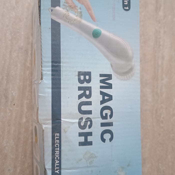 Szczotka elektryczna - ładowana przez USB