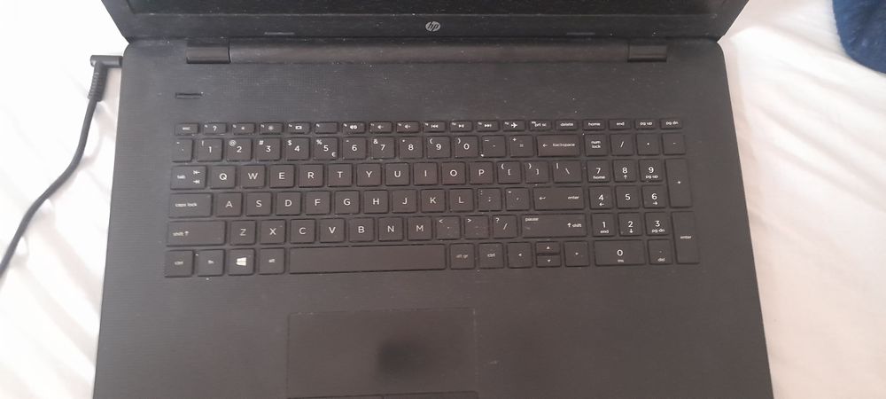 Laptop na sprzedaż
