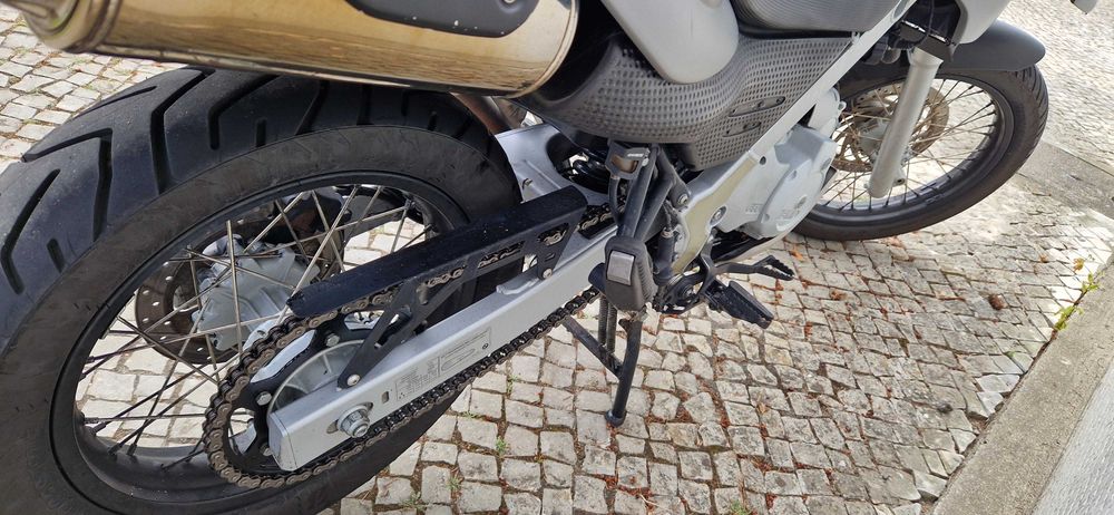 BMW F 650 GS (2004) – Fiável, económica e pronta a andar