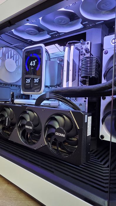 Gaming R9 9950 X3D 32GB 2TB RTX 5080 Hyte Y60 Win 11Pro