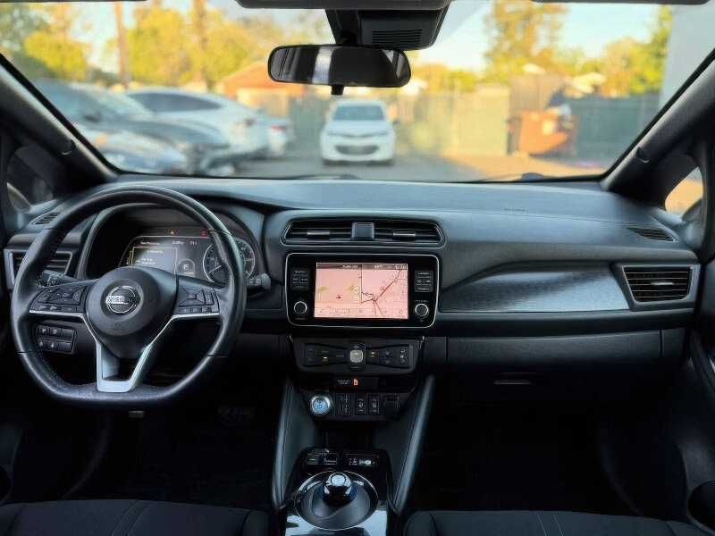 2022 Nissan LEAF SV