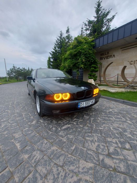 BMW 5-series e39 528i