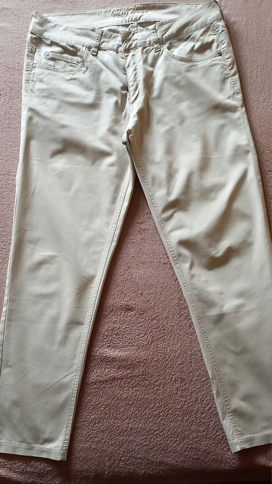 2 Calças clássicas de verão (1 preta e 1 creme)
