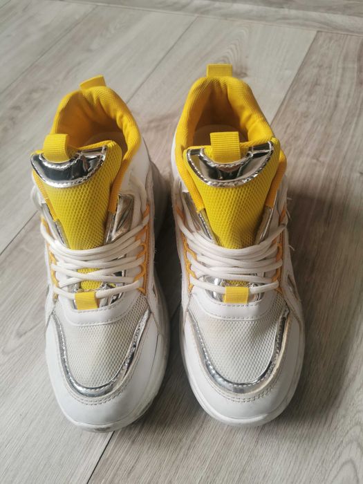 Buty sportowe damskie 39