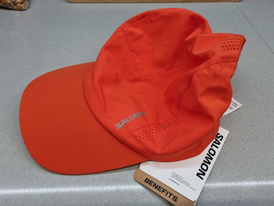 Vendo boné Salomon