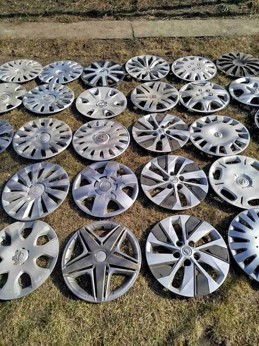 Продам авто колпаки б/у на р 16 и р17