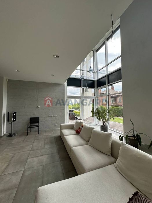 Сучасний маєток у Волоському- простір, комфорт і повна автономія!