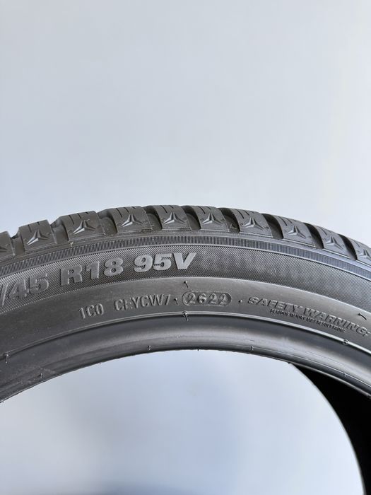 225/45 R18 95V XL Зимові шини Kumho WinterCraft WP52