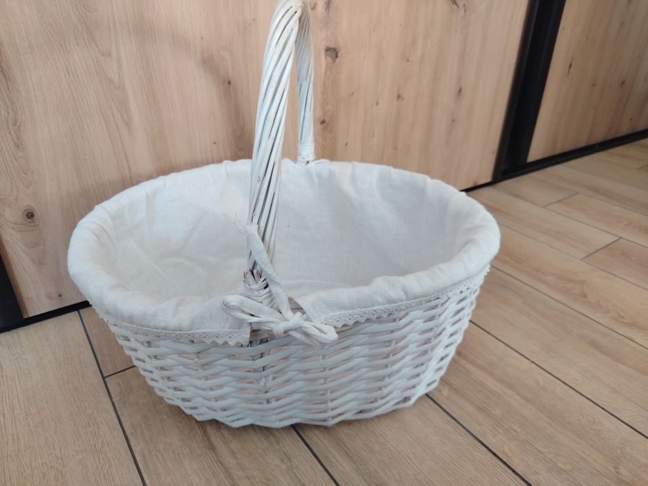 Sprzedam biały koszyk