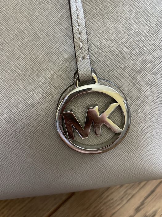 Сіра шкіряна сумка michael kors