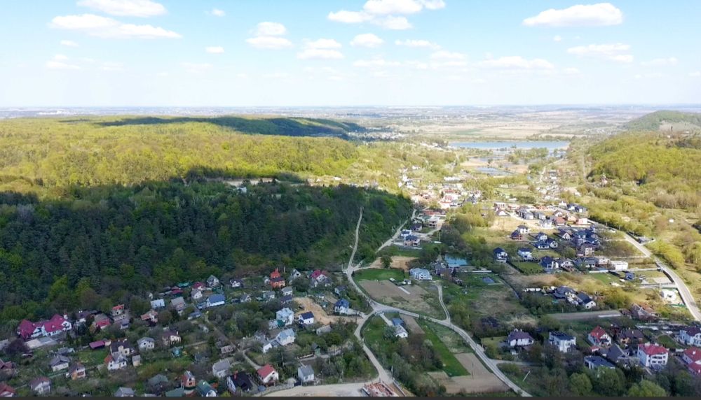 Продаж унікальної ділянки в Брюховичах