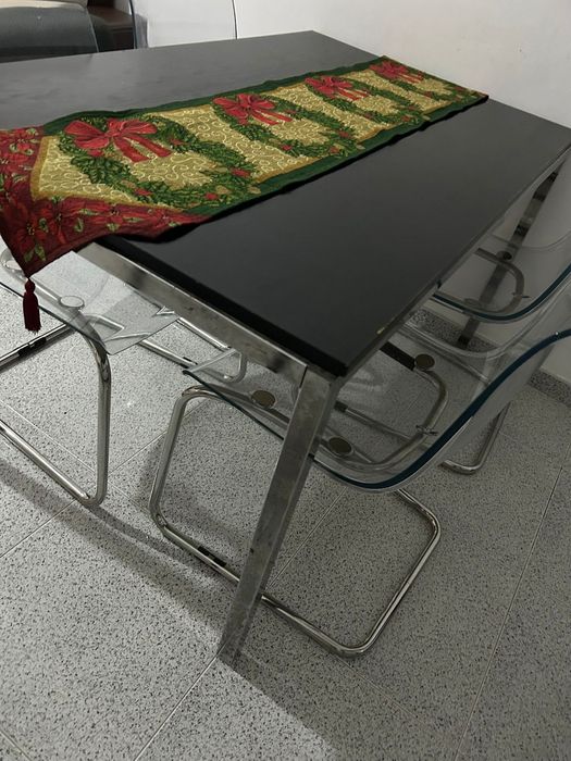 Mesa de jantar e cadeiras IKea