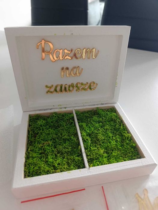 Pudełko na obrączki, koperty, koszyki ratunkowe i wieszaki