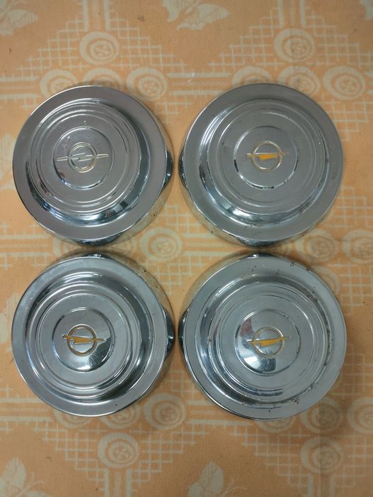 Tampões originais Opel Rekord anos 60.