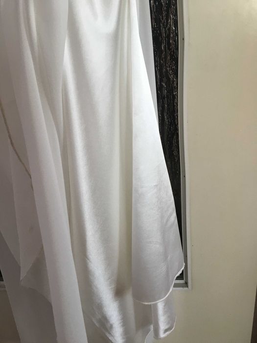 Suknia ślubna - prosta i lekka