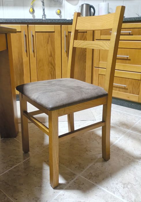 Mesa de refeição e 8 cadeiras