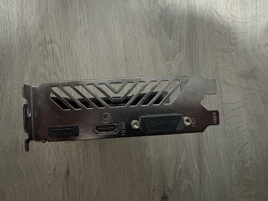 Відеокарта Gigabyte Radeon RX 560 4GB (GV-RX560OC-4GD)