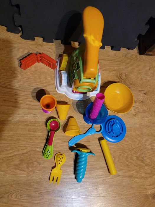 Zabawki do masy typu ciastolina: