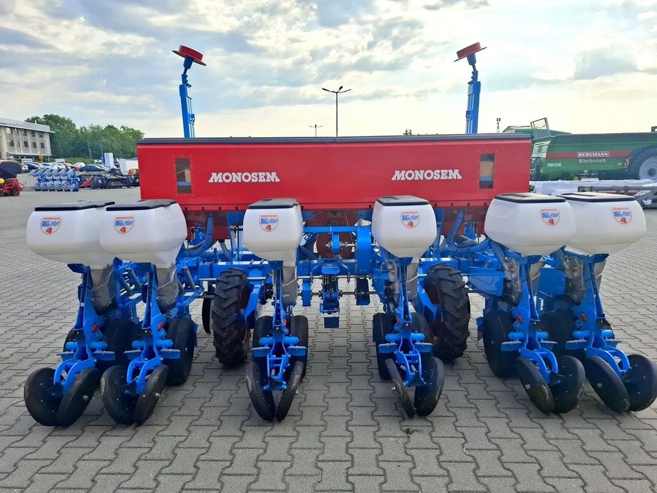 Monosem NG Plus 4  Siewnik punktowy MONOSEM NG PLUS 4, 6-rzędowy z podsiewaczem nawozów