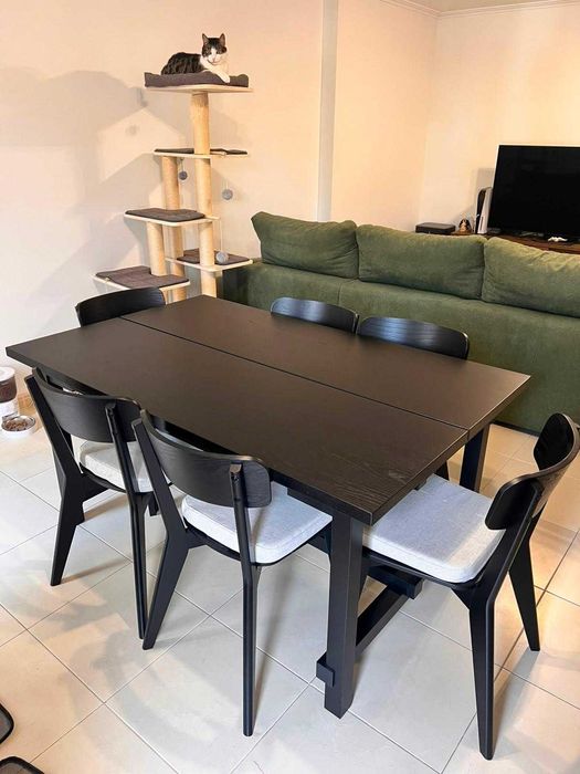 Ikea Dining Table + 6 chairs/ Mesa de Jantar + 6 Cadeiras do Ikea