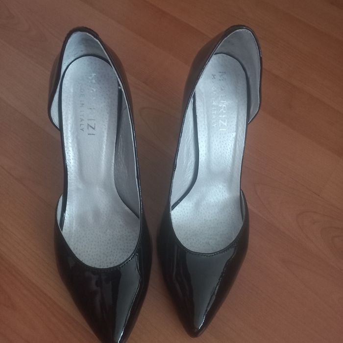 Туфлі-човники лаковані