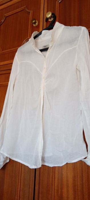 Camisa de linho, em beje