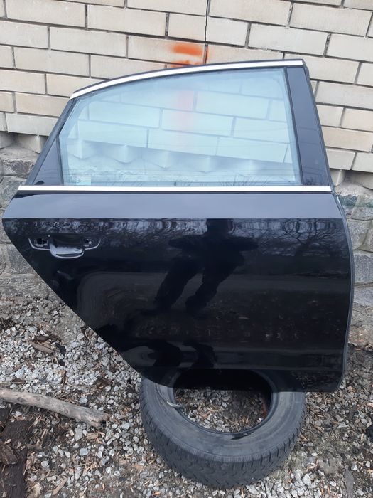 Продам Дверь passat b7