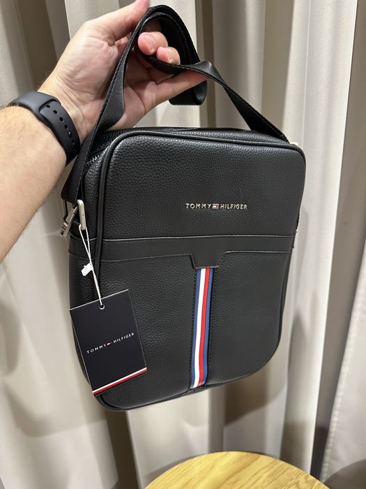 Велика сумка Tommy Hilfiger чорного кольору / барсетка томмі хілфігер