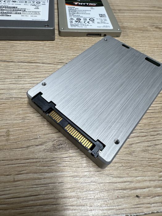 SSD Samsung 200gb SAS для серверів