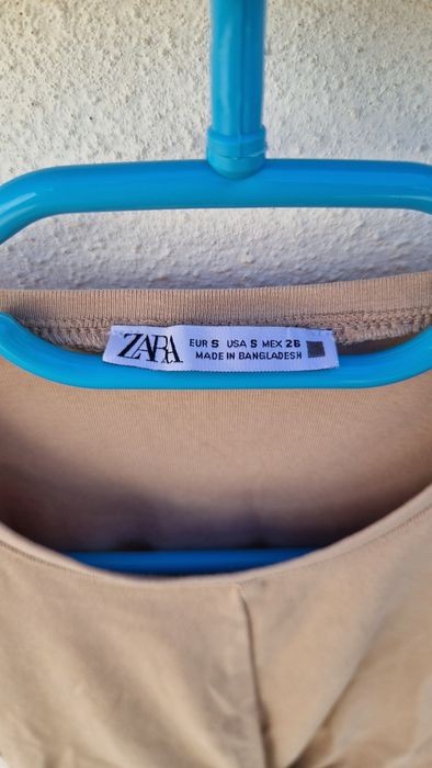 T-shirt castanha Zara