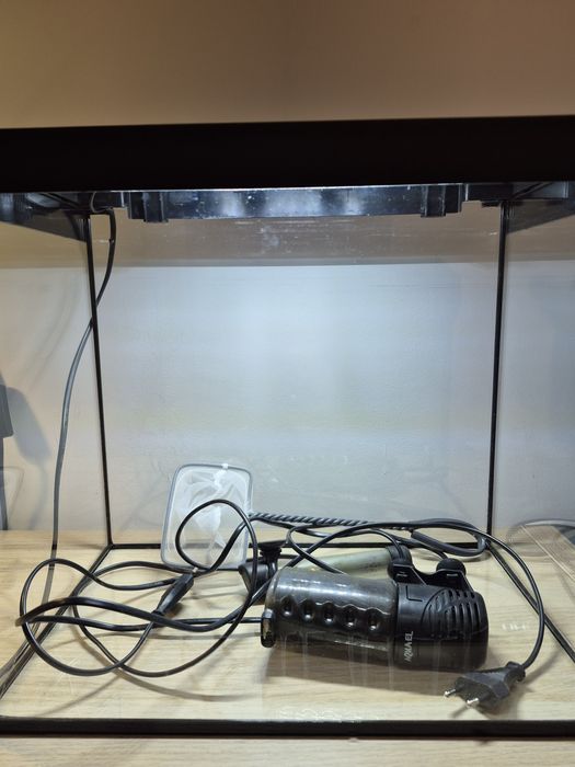 Akwarium z pełnym wyposażeniem 35L