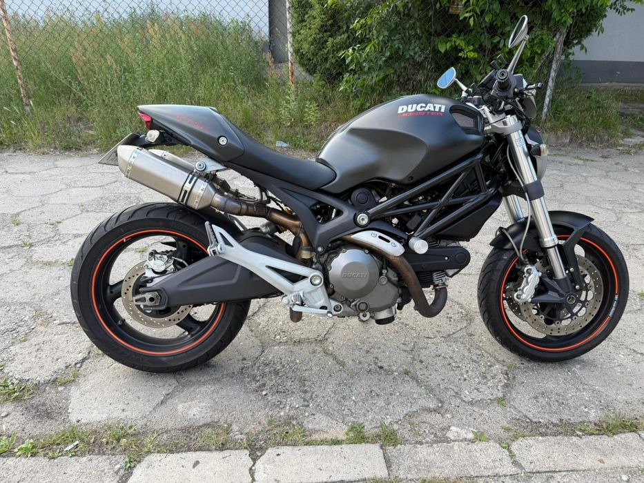 Ducati Monster 696