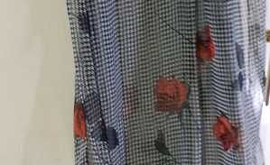 Lenço florido com rosas