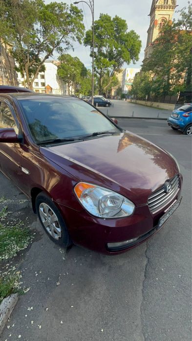 Продам Hyundai Accent 1.4 бензин, автомат.