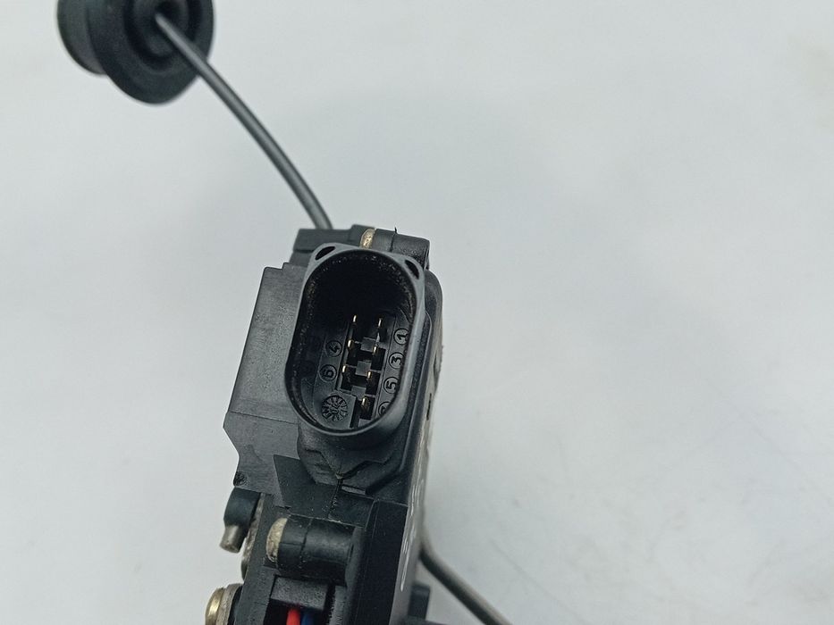 Fechadura / fecho porta trás esquerdo AUDI A4 (8E2, B6)