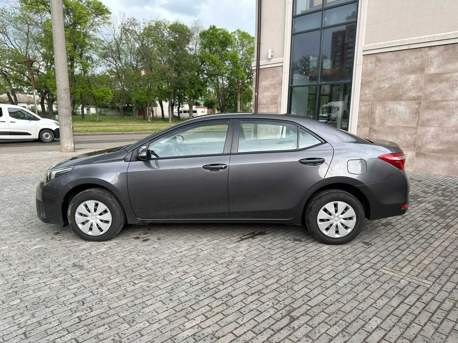 Продам Toyota Corolla 2013р. 1.3 бензин   Пробіг 76 тис. км.