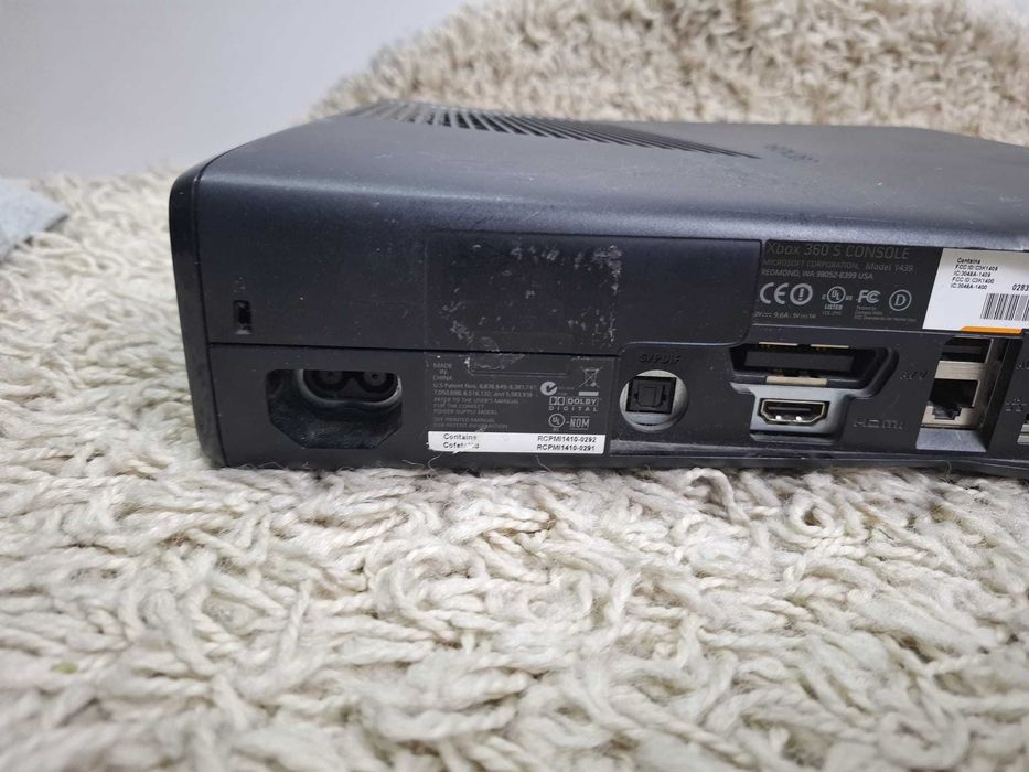 Xbox 360 konsola model 1439 dysk 250GB pad okablowanie zasilacz