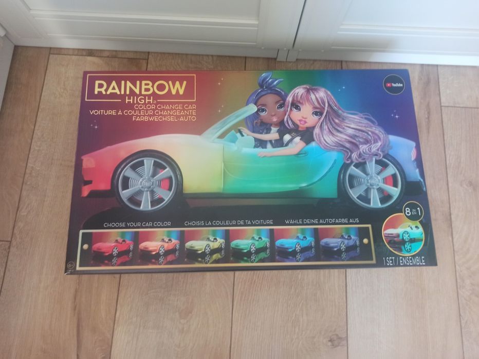 Samochód zmieniający kolor 8w1 Mga Rainbow High