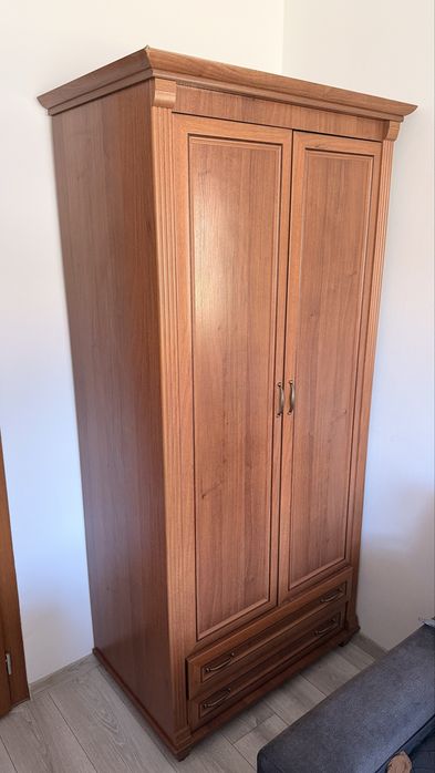 Zestaw mebli (szafa, komoda, lustro)
