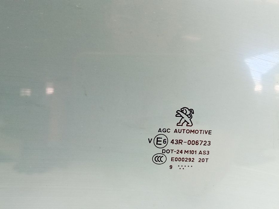 Vidro porta trás direito PEUGEOT 2008 I (CU_)