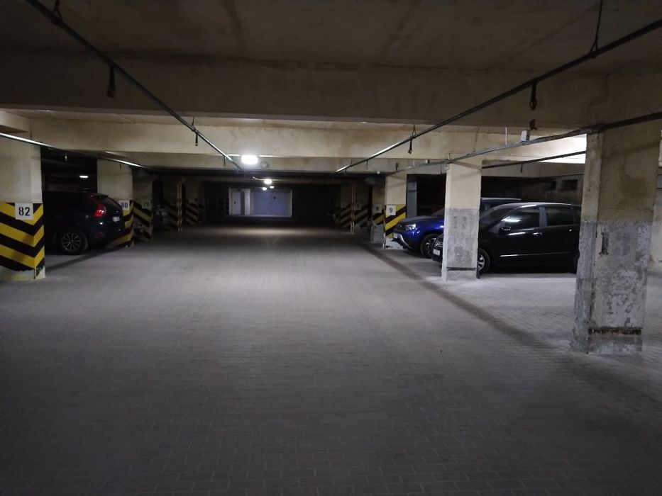 Parking w hali garażowej miejsce postojowe parkingowe łódź Piotrkowska centrum Manhattan - Widok 3