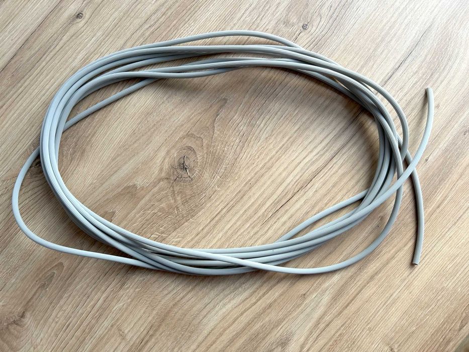 Uszczelka Szara Do Mocowania Siatki W Moskitierze 6 Metrów