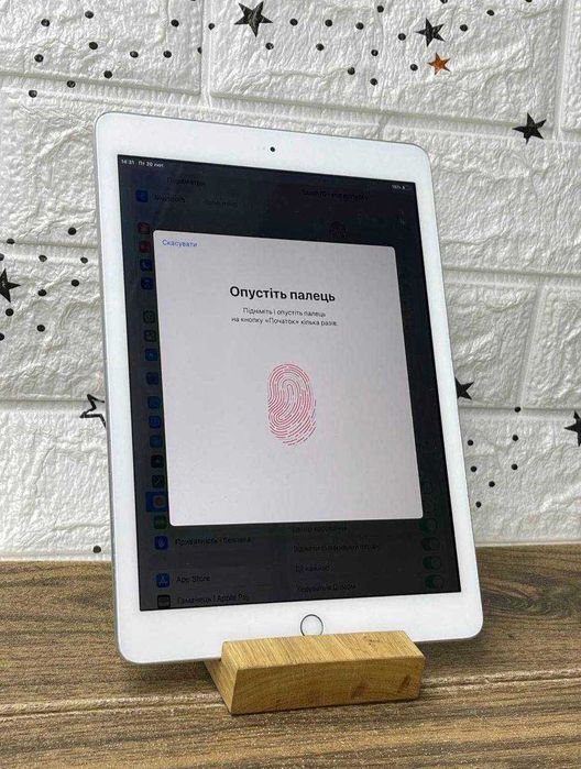 Планшет Apple iPad 6 32 ГБ