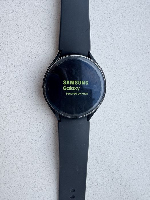 Продаю Samsung Galaxy Watch 4